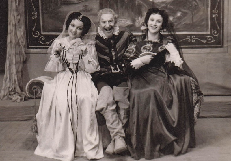 File:Turban, Fausti (Fenice – Marta Aasa, Bernardo – Ants Toiger, Belice – Fausti Turban. Lope de Vega „Teravmeelne armunu”. Rakvere Teater, 1955, erakogu).jpg